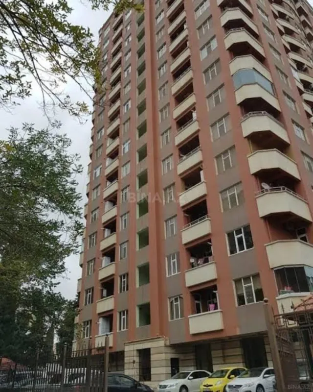Satılır 3 otaqlı mənzil 122.1 m²