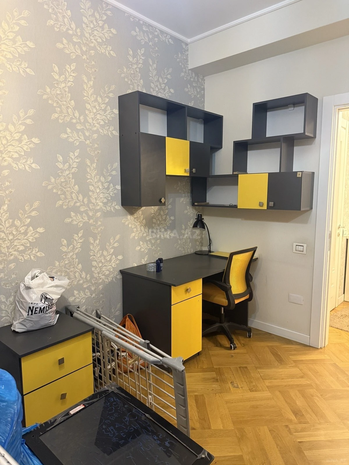 Satılır 3 otaqlı mənzil 122.1 m²