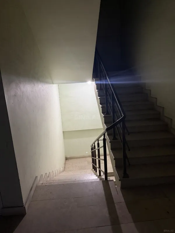 Satılır 3 otaqlı mənzil 122.1 m²