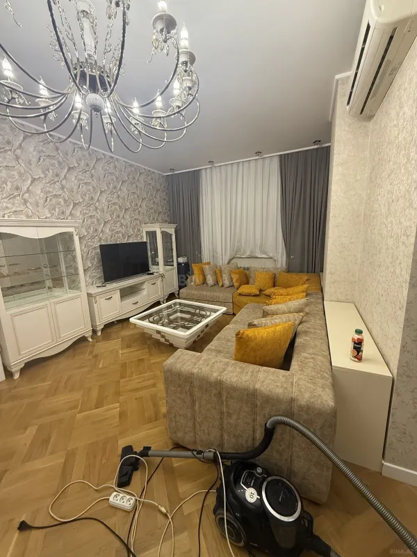 Satılır 3 otaqlı mənzil 122.1 m²