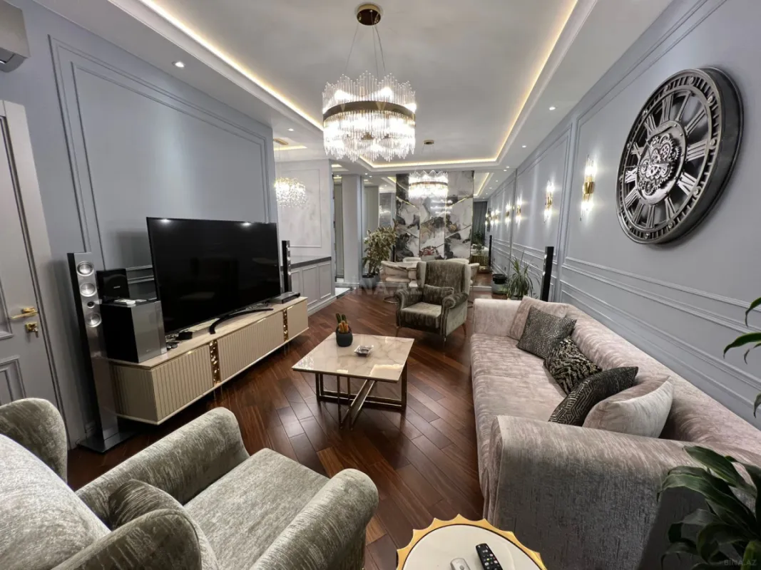 Satılır 2 otaqlı mənzil 107 m²