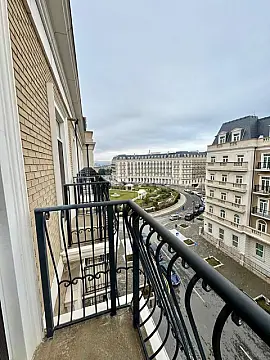 Kirayə verilir 2 otaqlı mənzil 65 m²