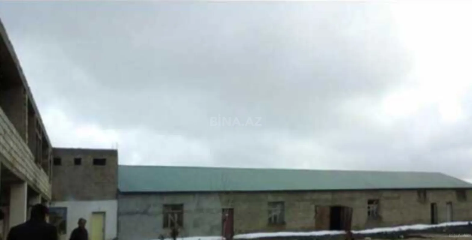 Satılır obyekt 135 m²