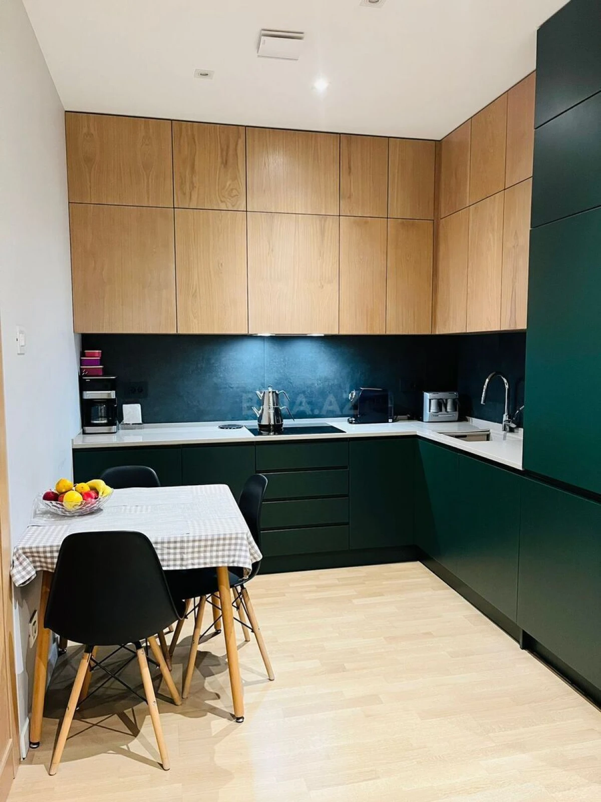 Satılır 3 otaqlı mənzil 150 m²