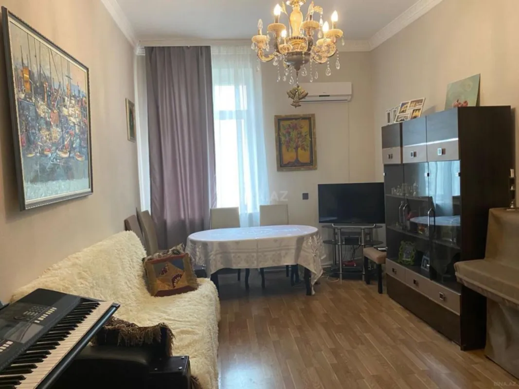 Satılır 3 otaqlı mənzil 75 m²