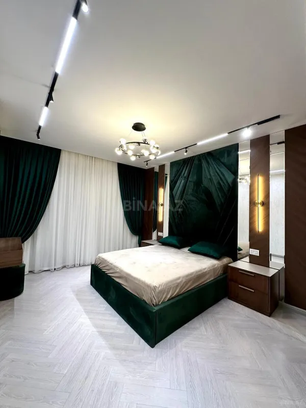 Satılır 4 otaqlı mənzil 180 m²