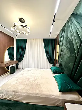 Satılır 4 otaqlı mənzil 180 m²