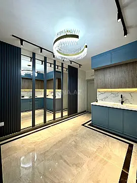 Satılır 4 otaqlı mənzil 180 m²