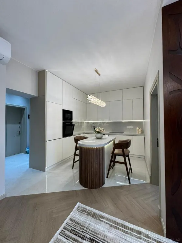 Satılır 2 otaqlı mənzil 68 m²