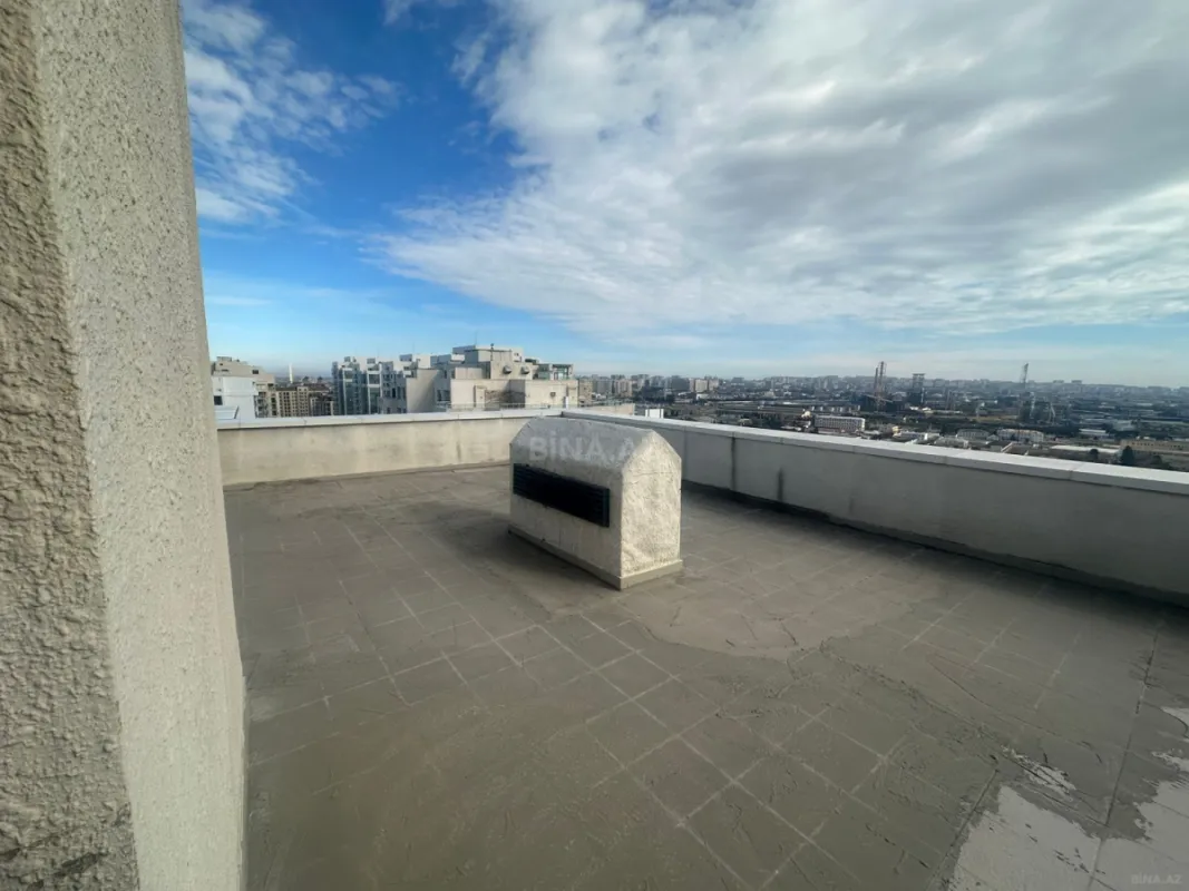 Satılır 5 otaqlı mənzil 700 m²