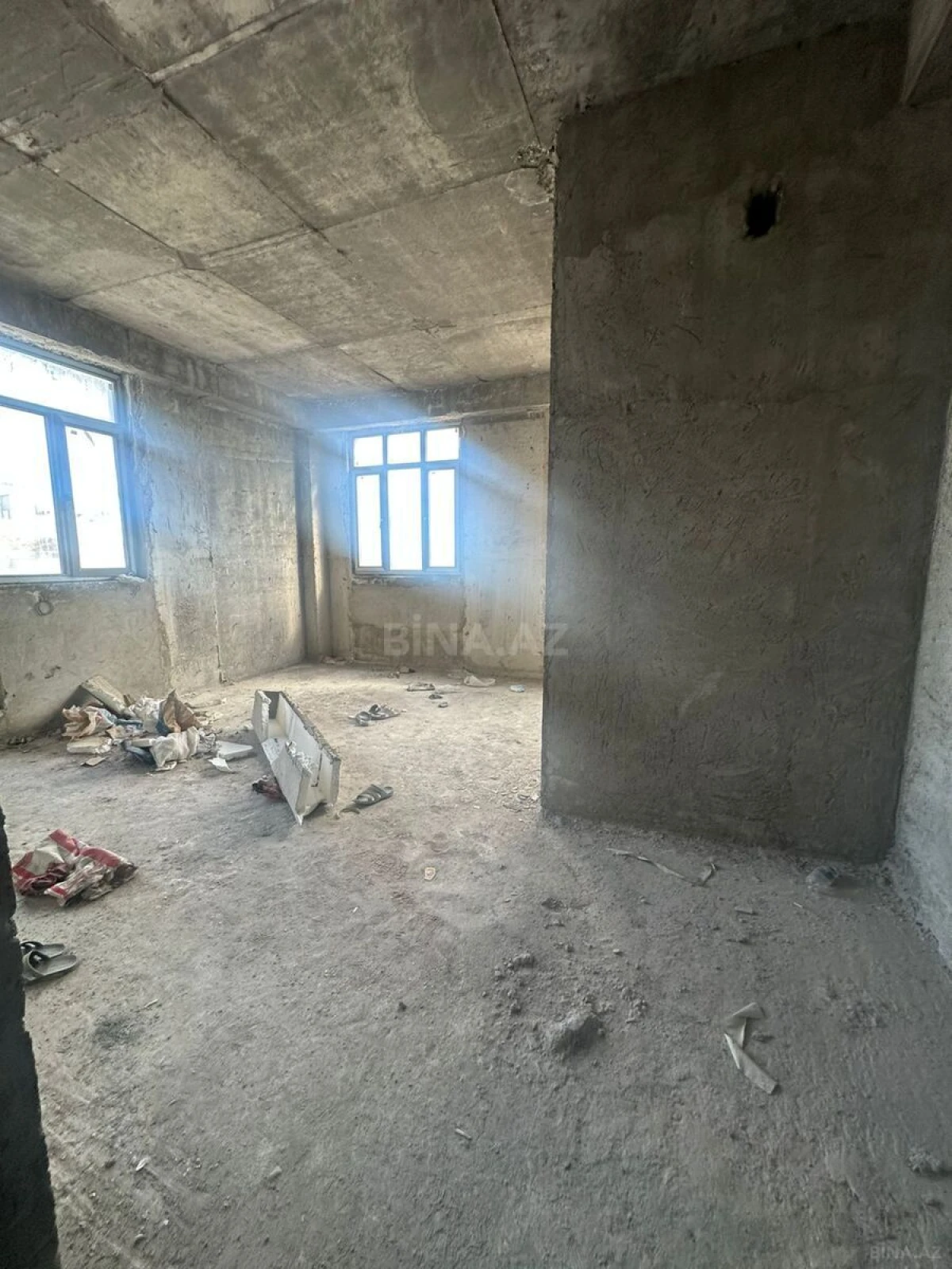 Satılır 5 otaqlı mənzil 700 m²