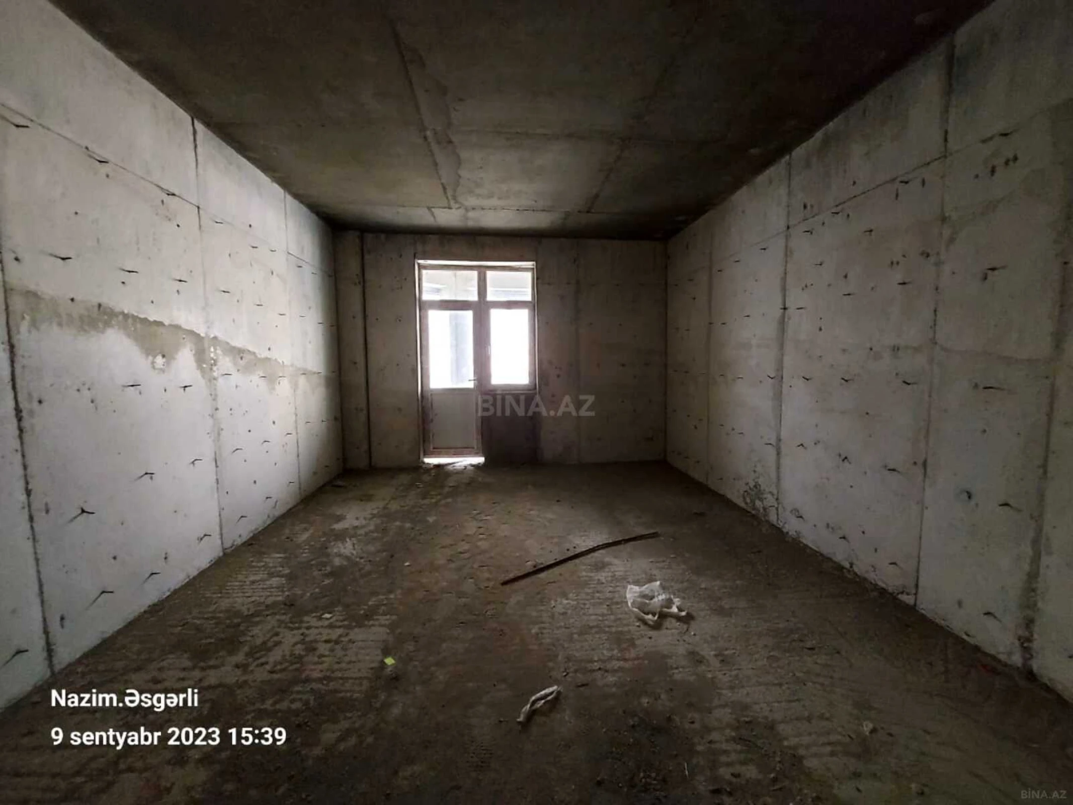 Satılır 4 otaqlı mənzil 180 m²