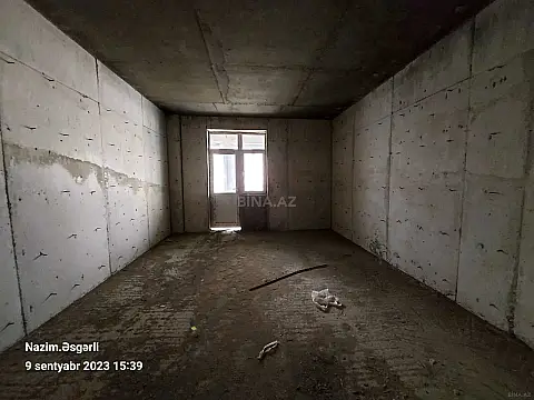 Satılır 4 otaqlı mənzil 180 m²