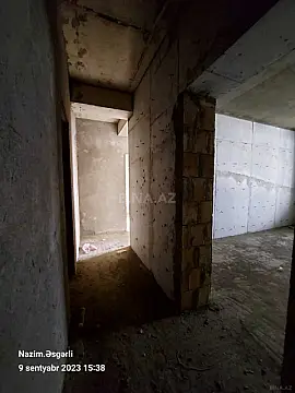 Satılır 4 otaqlı mənzil 180 m²