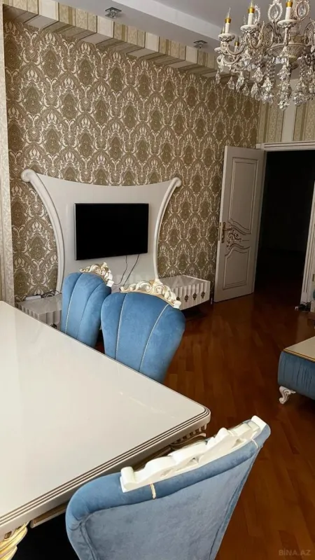 Kirayə verilir 3 otaqlı mənzil 110 m²