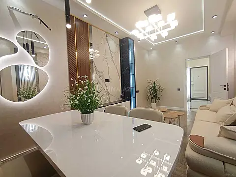 Satılır 2 otaqlı mənzil 65 m²
