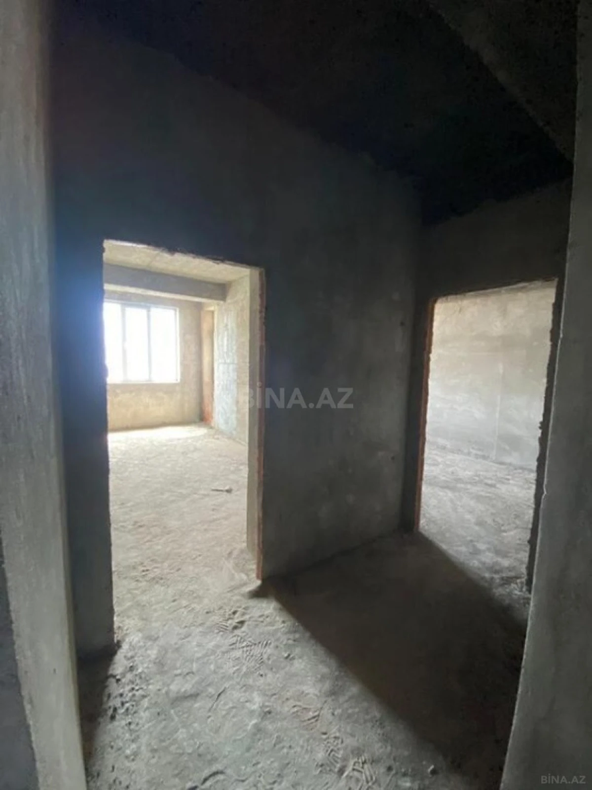 Satılır 3 otaqlı mənzil 105 m²