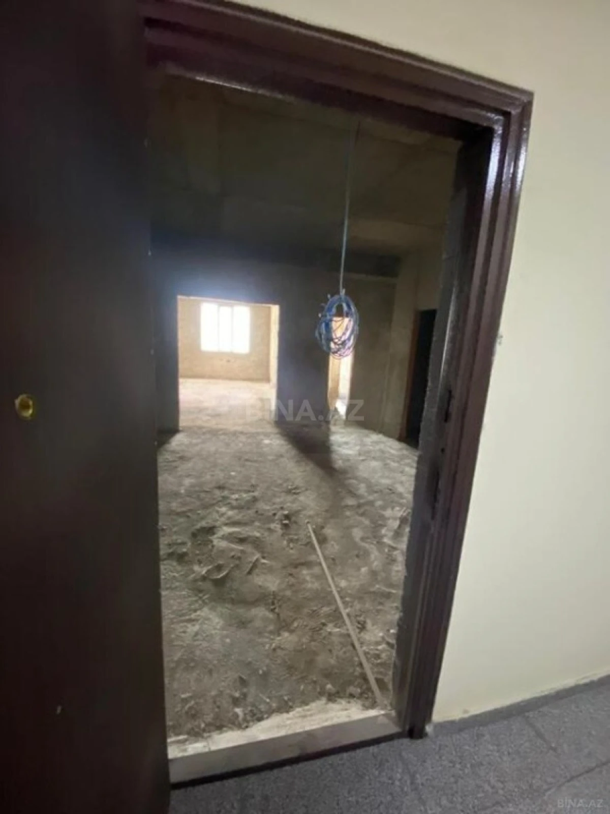 Satılır 3 otaqlı mənzil 105 m²