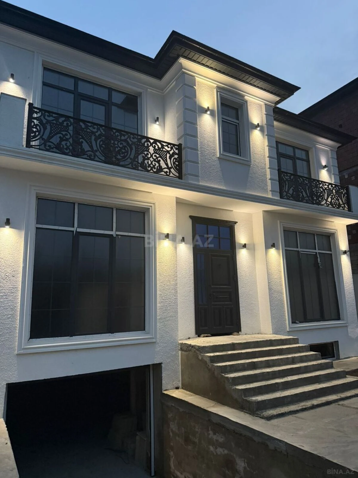 Satılır 6 otaqlı həyət evi 350 m²