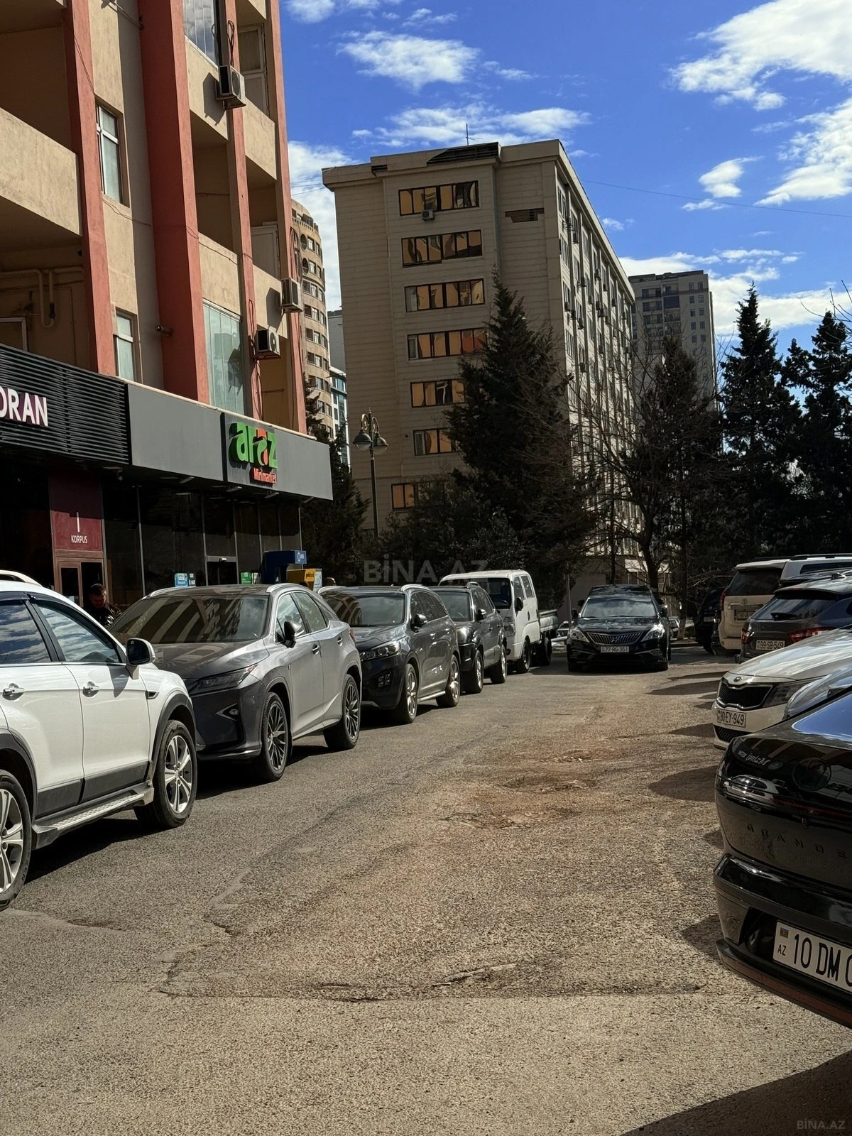 Satılır 3 otaqlı mənzil 120 m²