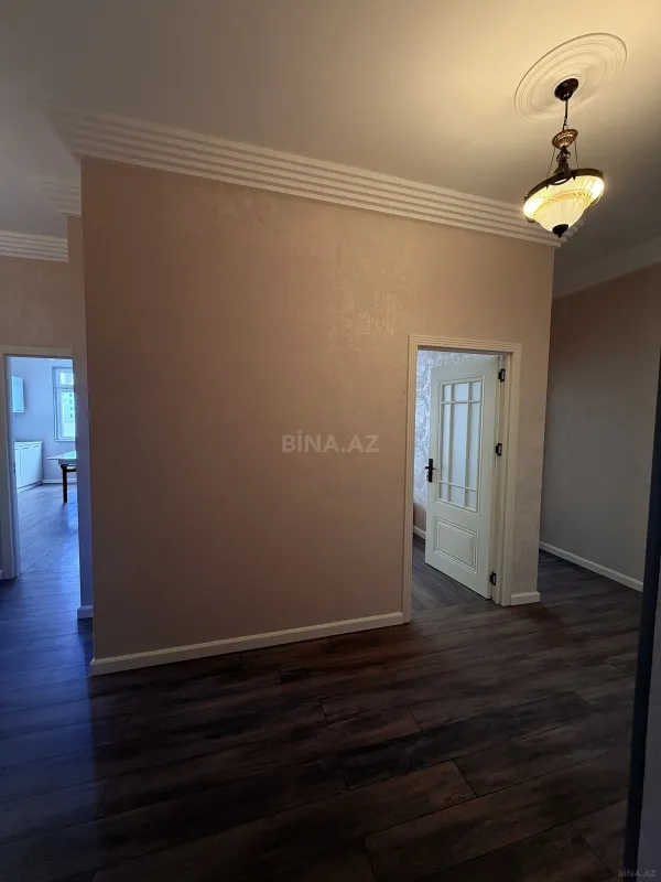 Satılır 3 otaqlı mənzil 120 m²