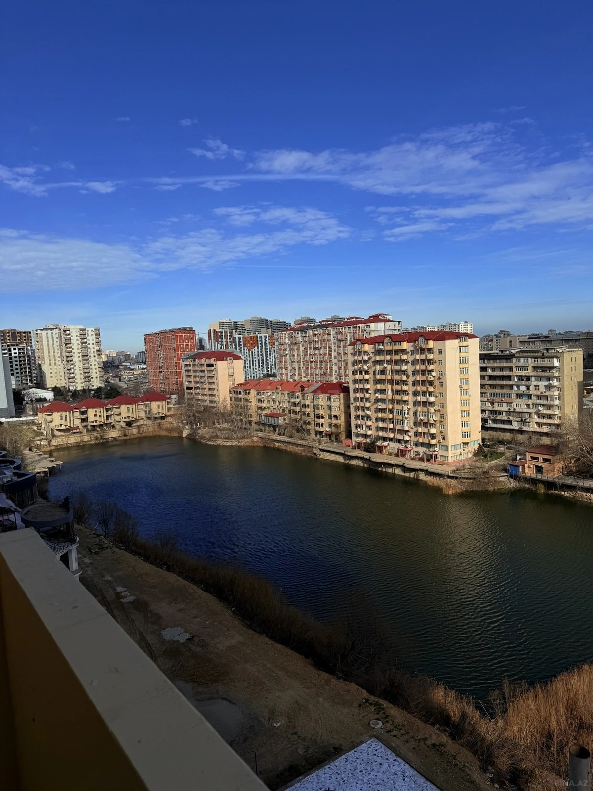 Satılır 3 otaqlı mənzil 120 m²