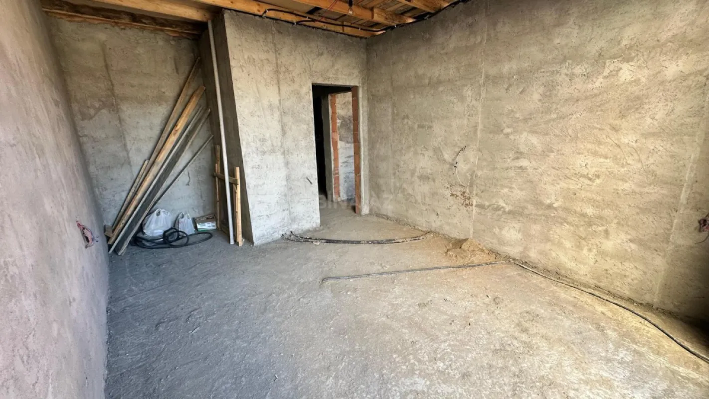 Satılır 4 otaqlı həyət evi 161 m²