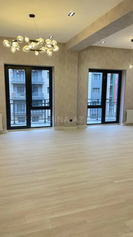 Kirayə verilir 4 otaqlı ofis 135 m²