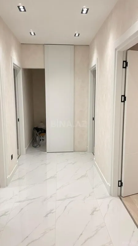 Kirayə verilir 4 otaqlı ofis 135 m²