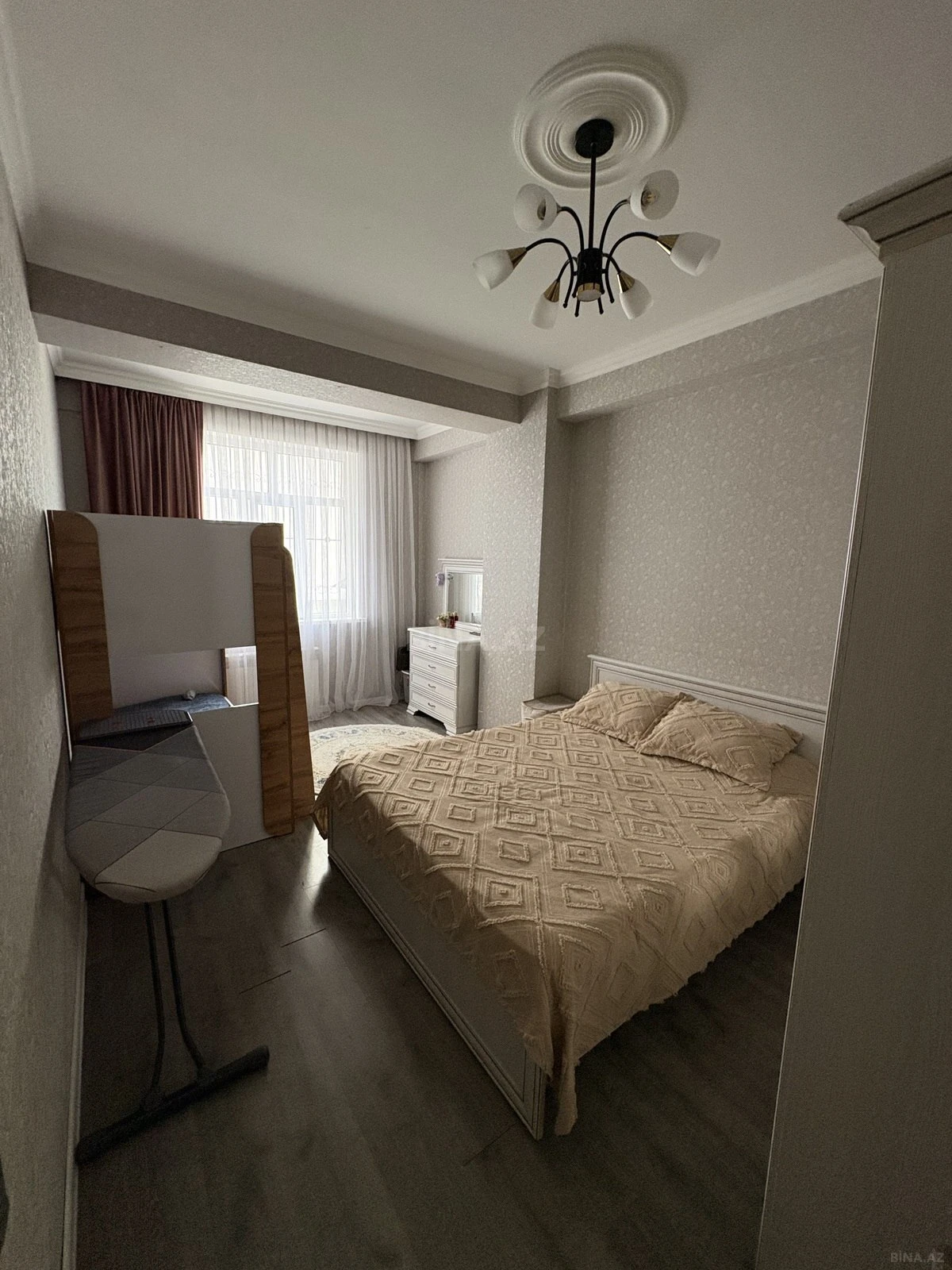 Satılır 2 otaqlı mənzil 68 m²