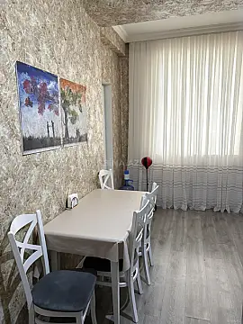 Satılır 2 otaqlı mənzil 68 m²