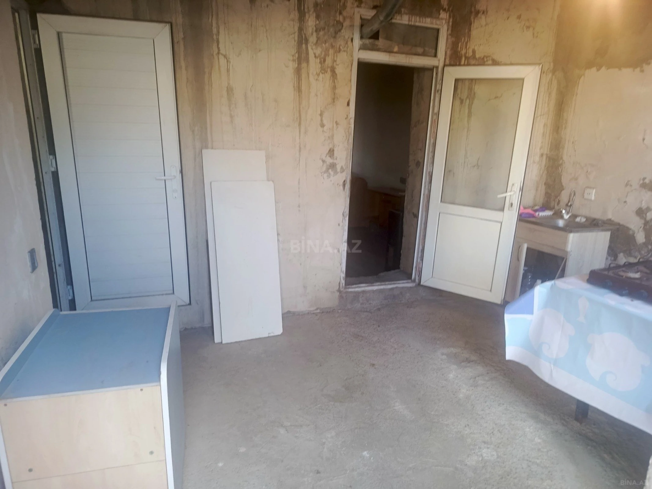 Satılır 3 otaqlı həyət evi 300 m²