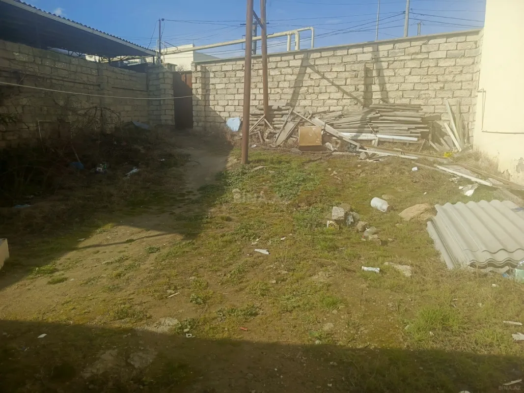 Satılır 3 otaqlı həyət evi 300 m²