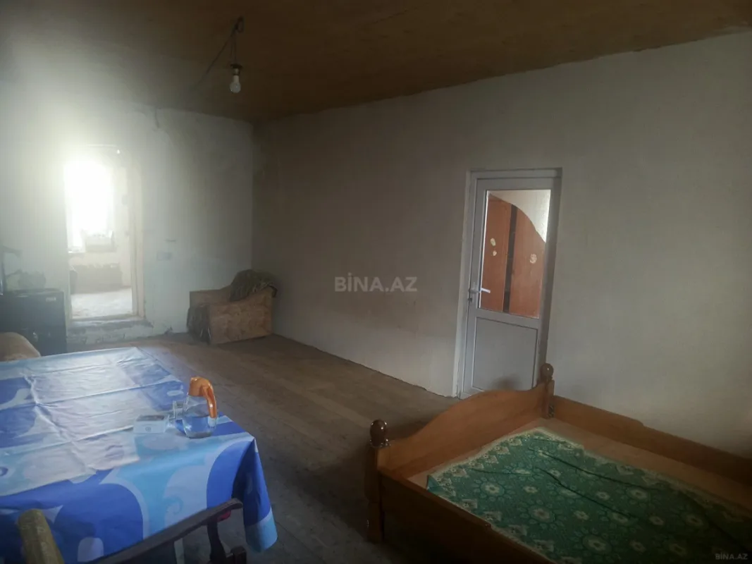 Satılır 3 otaqlı həyət evi 300 m²