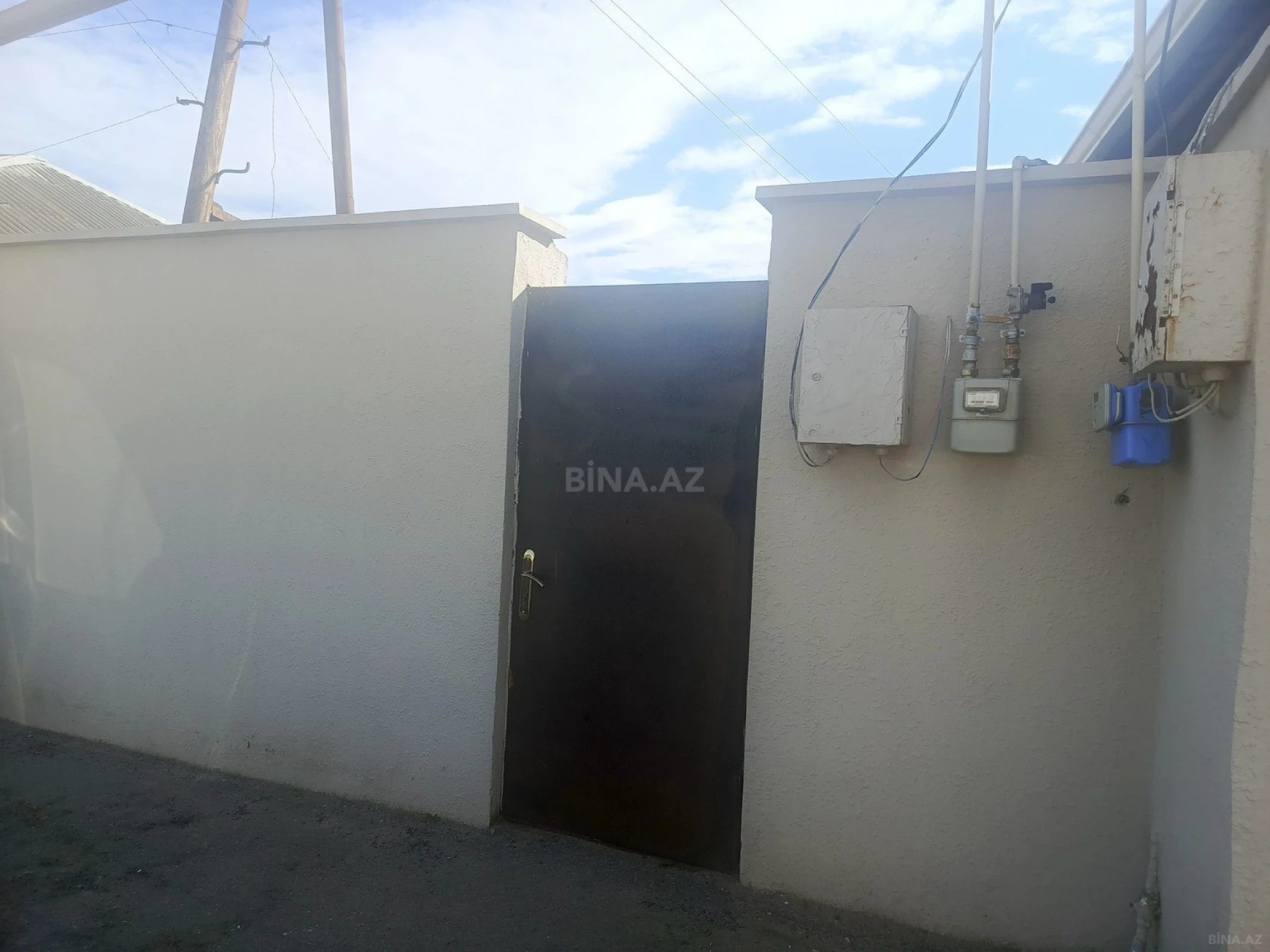 Satılır 3 otaqlı həyət evi 300 m²