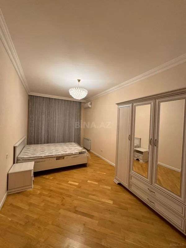 Kirayə verilir 2 otaqlı mənzil 110 m²