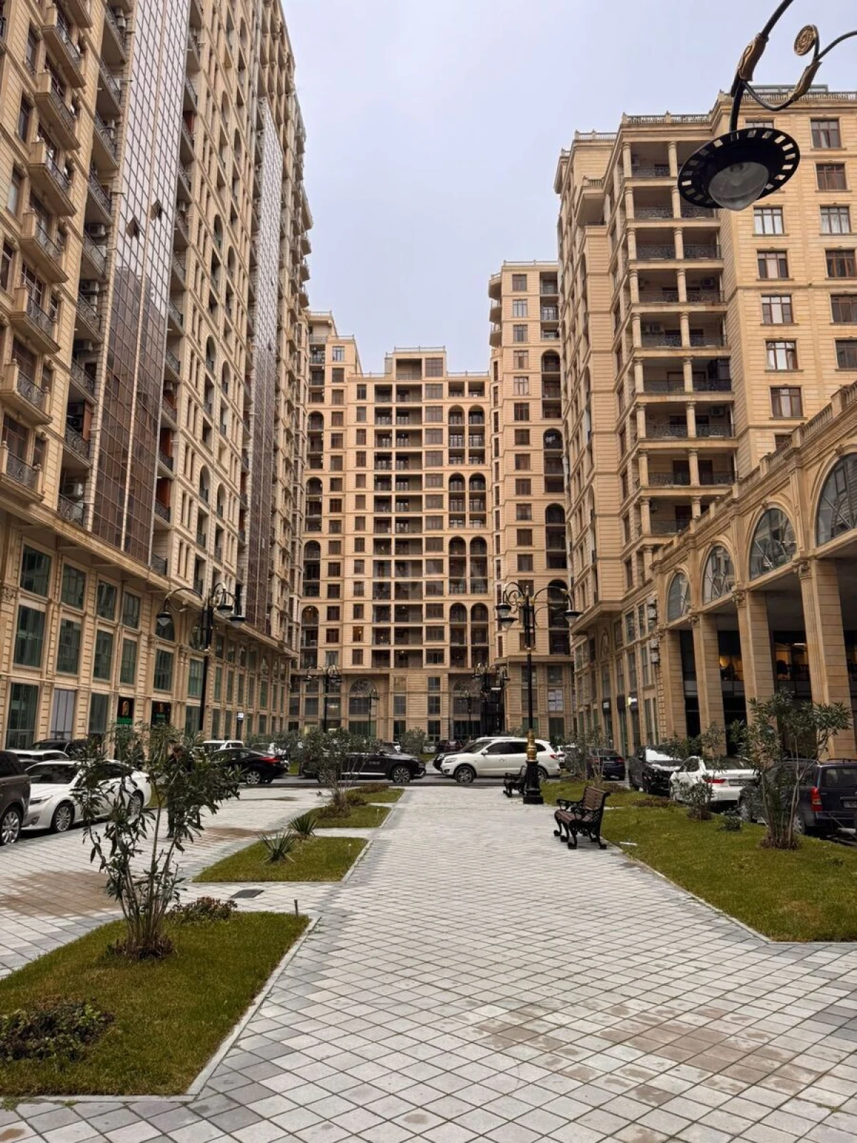 Kirayə verilir 2 otaqlı mənzil 110 m²