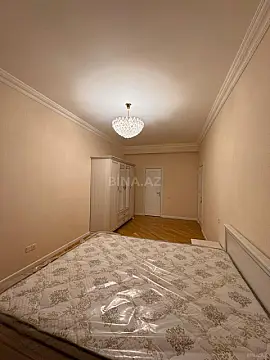 Kirayə verilir 2 otaqlı mənzil 110 m²