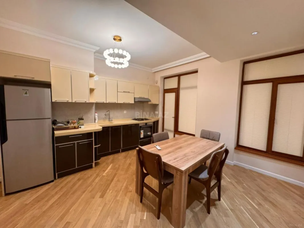 Kirayə verilir 2 otaqlı mənzil 110 m²