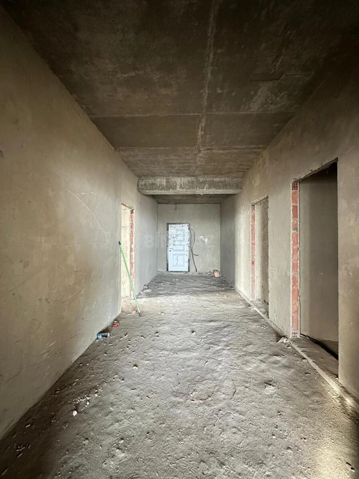 Satılır 4 otaqlı mənzil 200 m²