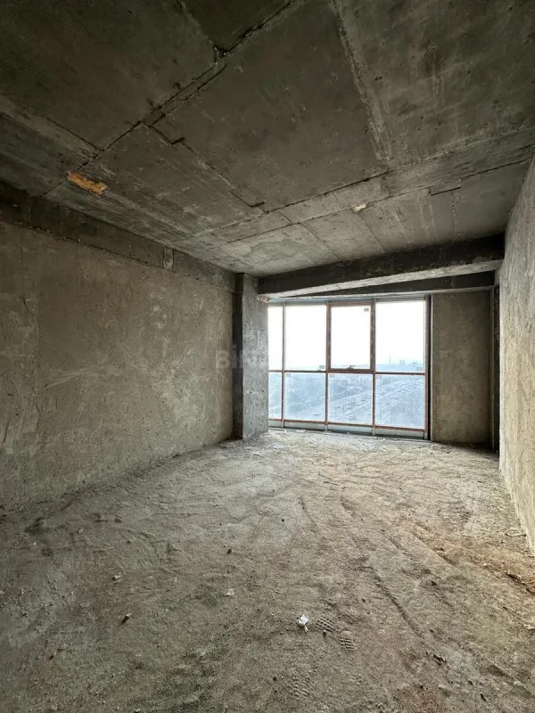 Satılır 4 otaqlı mənzil 200 m²