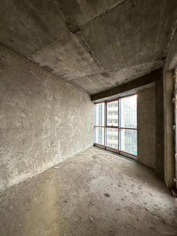 Satılır 4 otaqlı mənzil 200 m²