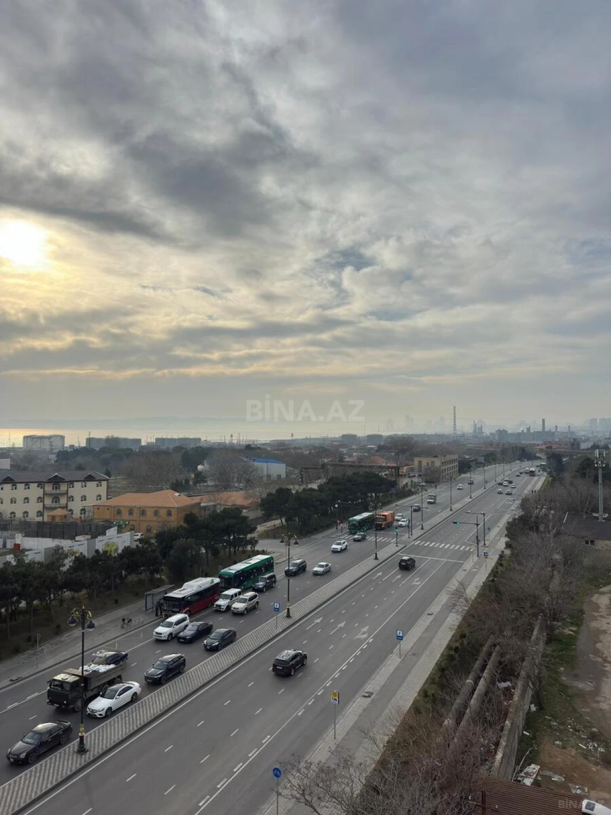 Satılır 4 otaqlı mənzil 200 m²