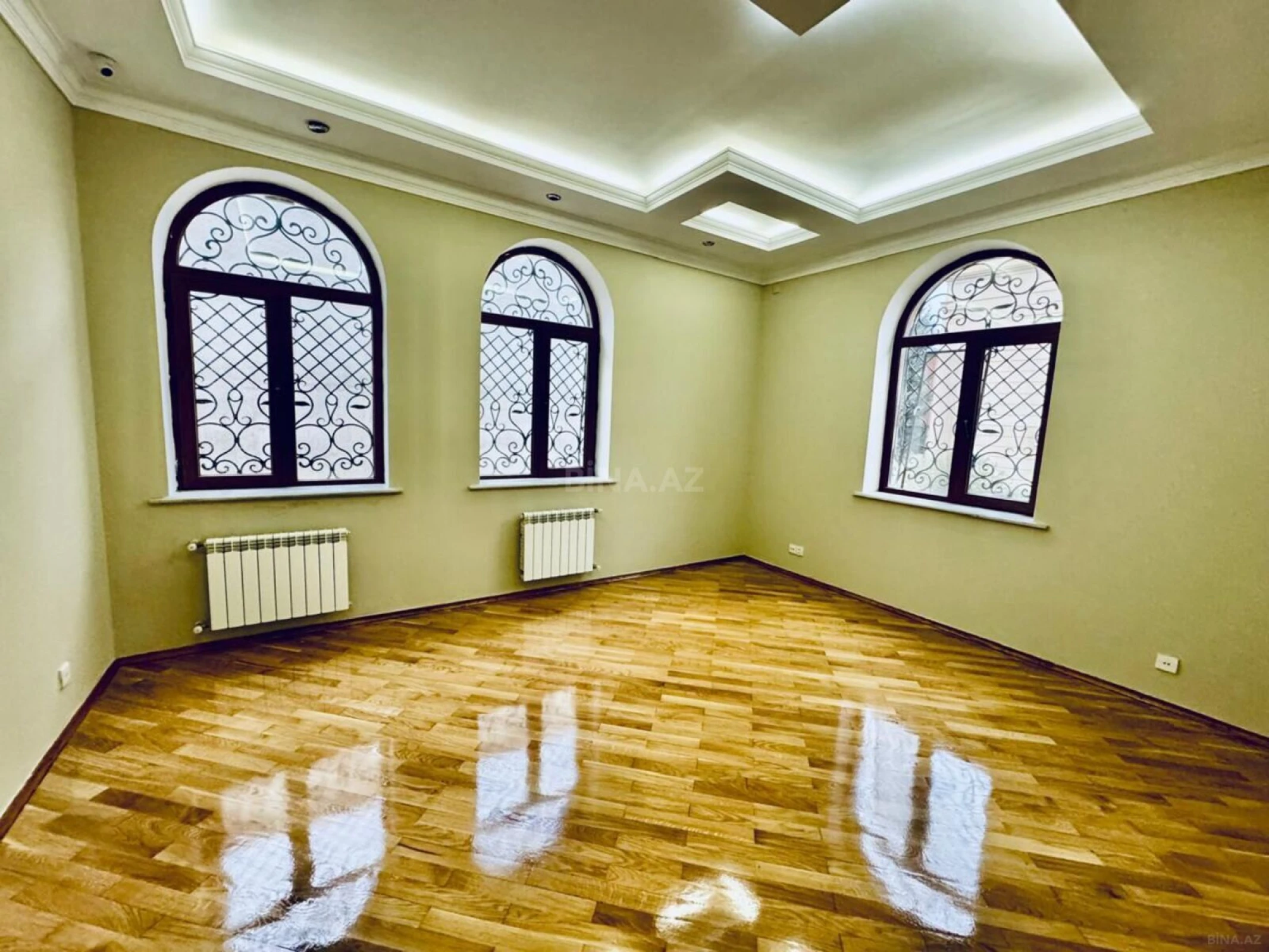 Kirayə verilir 6 otaqlı həyət evi 480 m²
