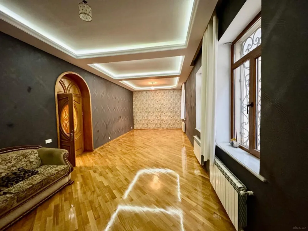 Kirayə verilir 6 otaqlı həyət evi 480 m²