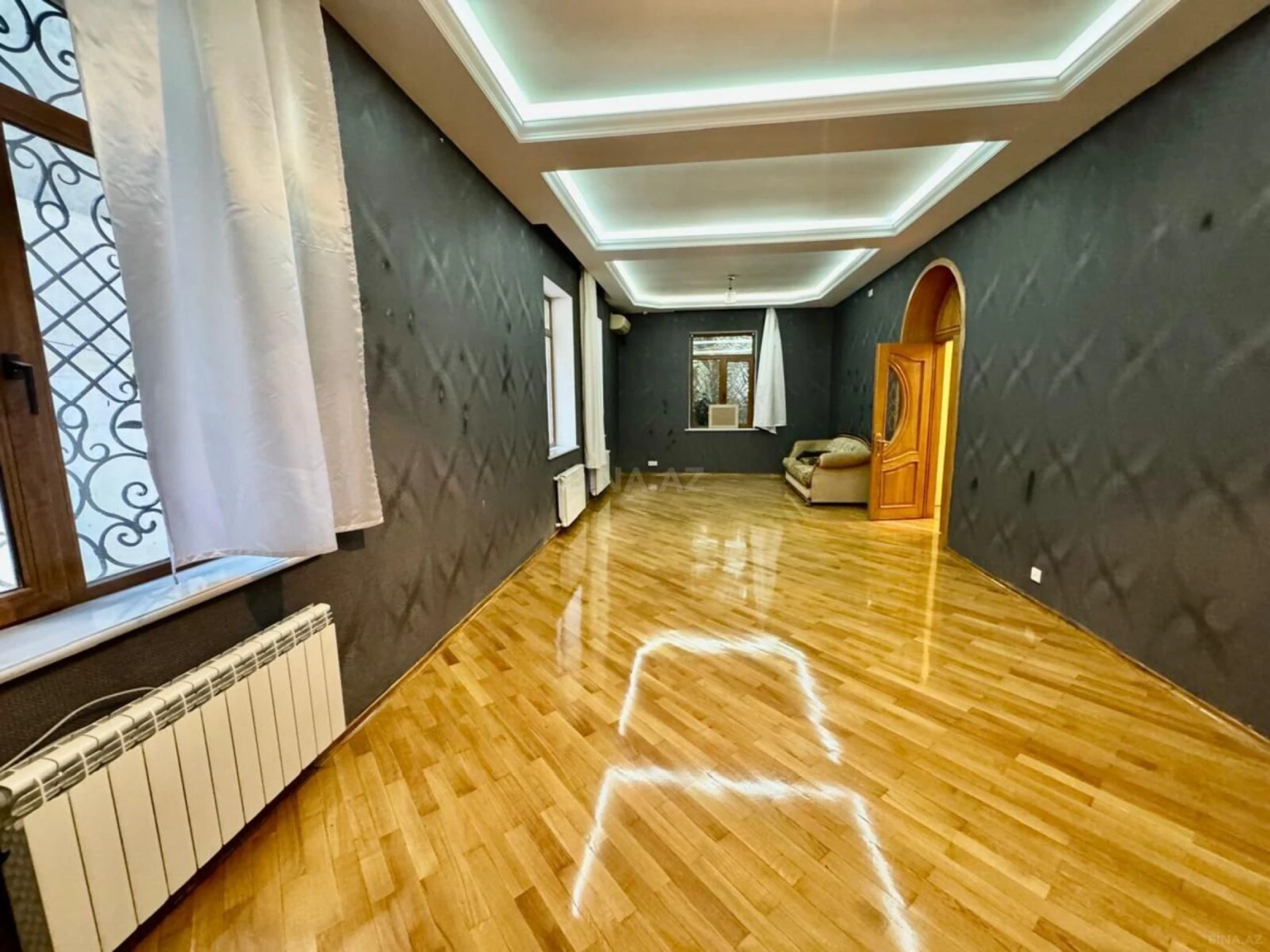 Kirayə verilir 6 otaqlı həyət evi 480 m²