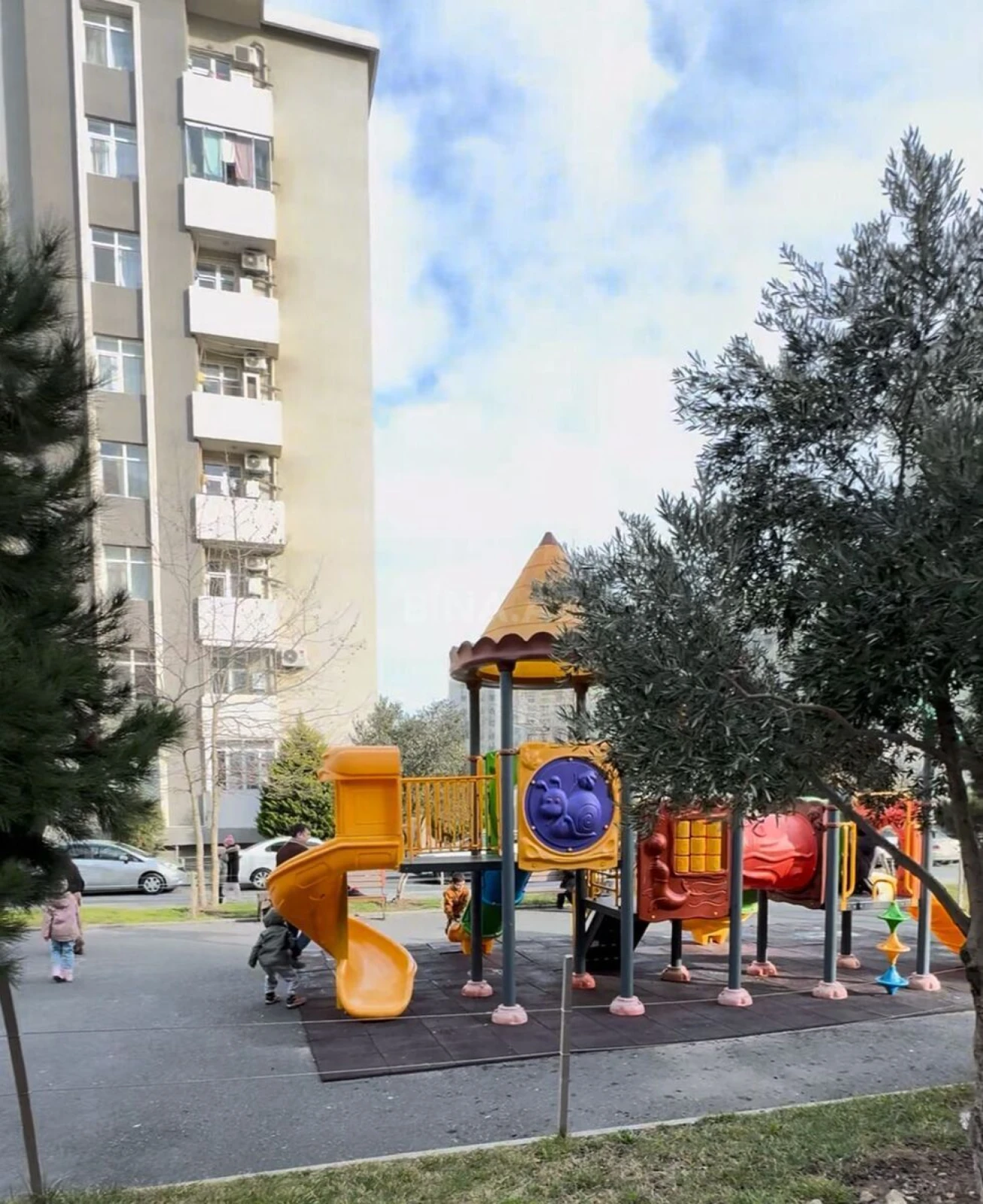 Satılır 3 otaqlı mənzil 83 m²