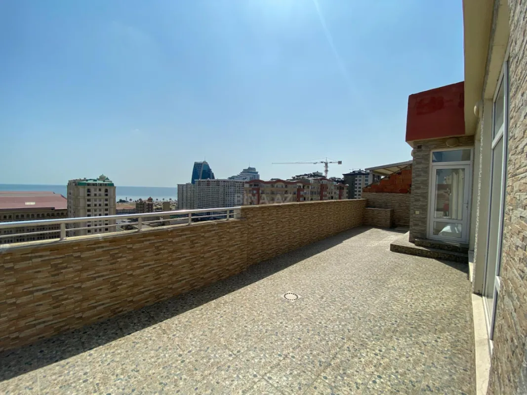 Satılır 2 otaqlı mənzil 125 m²