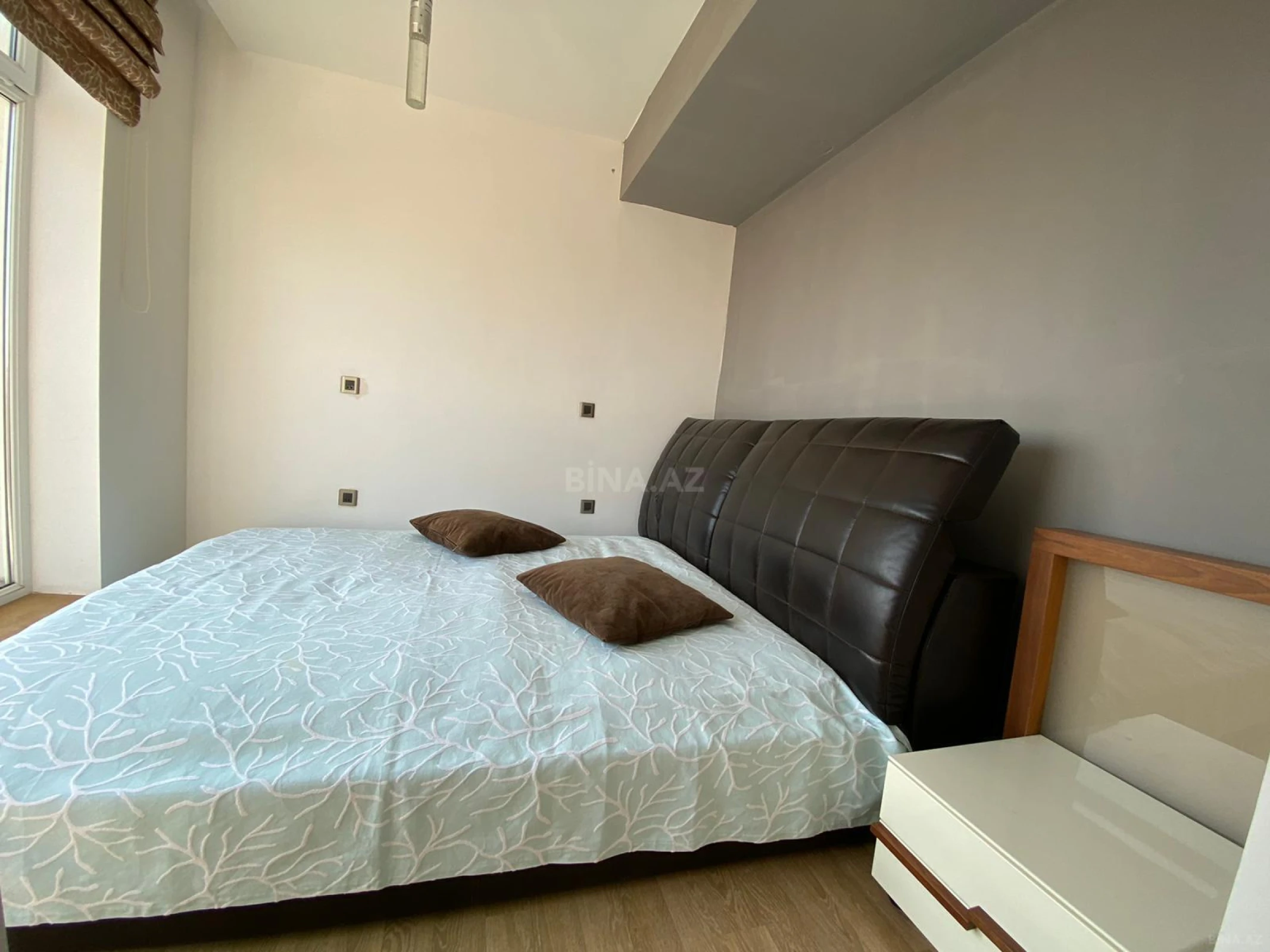 Satılır 2 otaqlı mənzil 125 m²