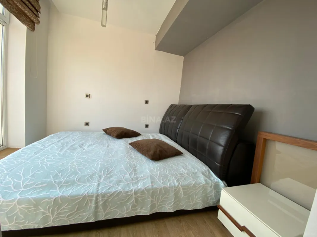 Satılır 2 otaqlı mənzil 125 m²